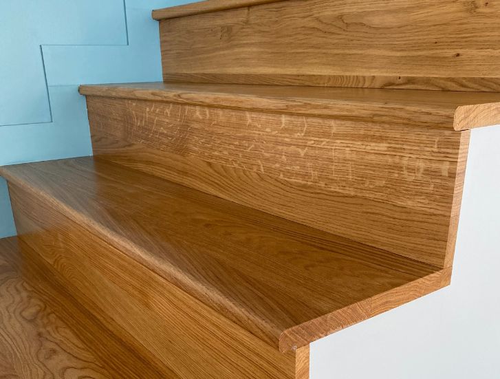 marches escaliers bois massif